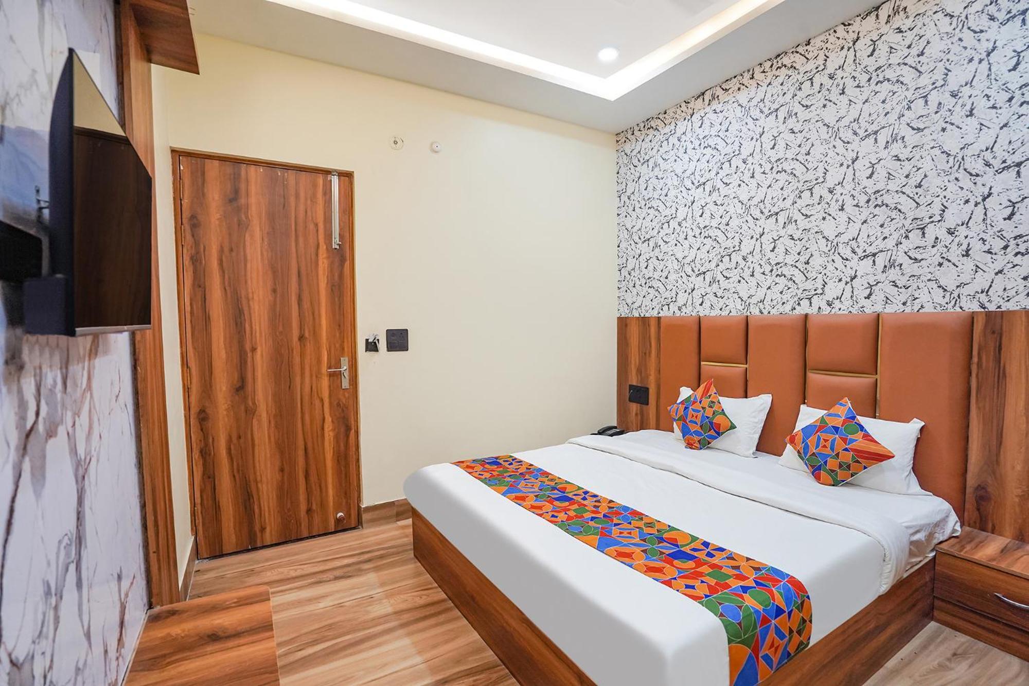 Fabhotel The Vrindavan Inn Экстерьер фото
