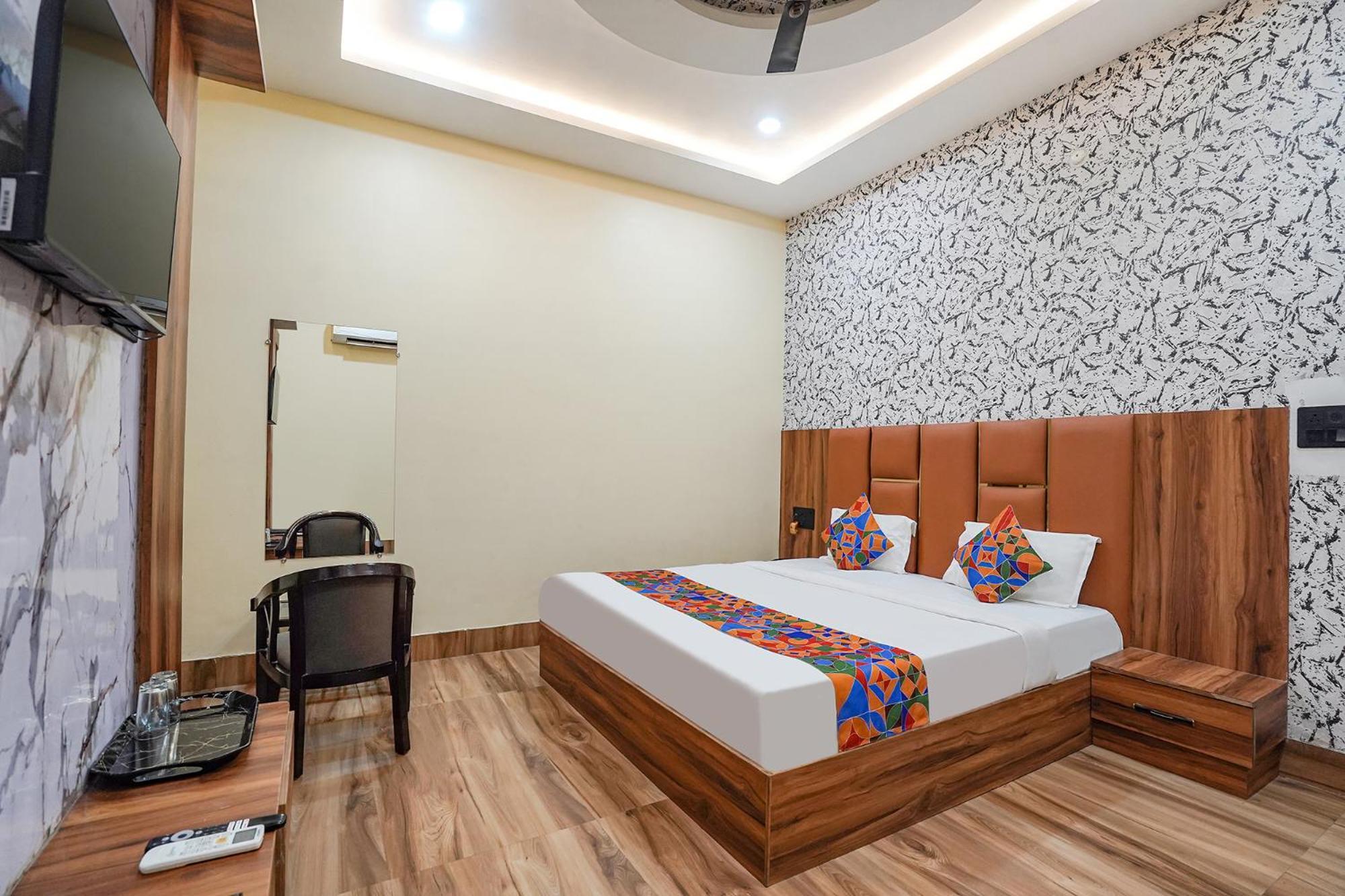 Fabhotel The Vrindavan Inn Экстерьер фото